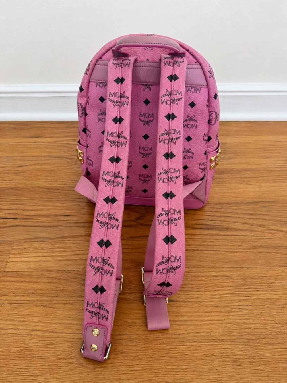 🎒 MCM Pink Visetos Backpack 🎒 Gold Hardware EUC - Picture 3 of 9